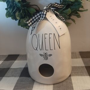 ❌SOLD❌Rae Dunn Queen Bee Birdhouse